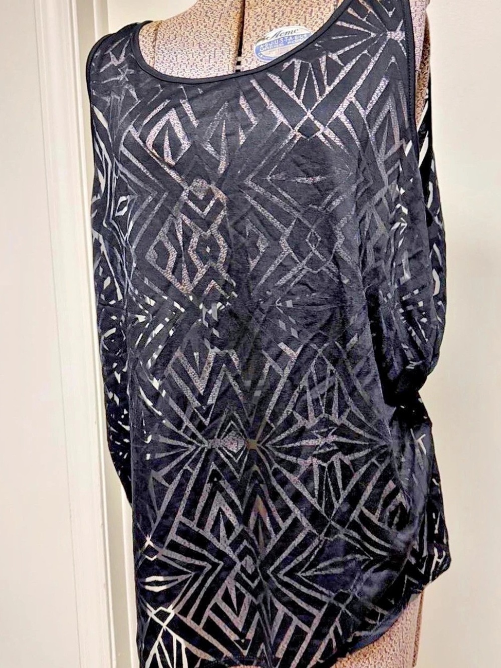 Worthington Geometric Long Sleeve Top in Black & White Size XL